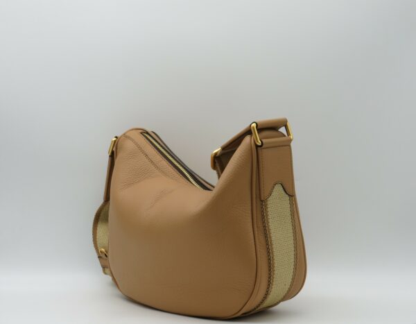 GIANNI CHIARINI TRACOLLA MEDIA IN PELLE COLOR CAMMELLO - immagine 3