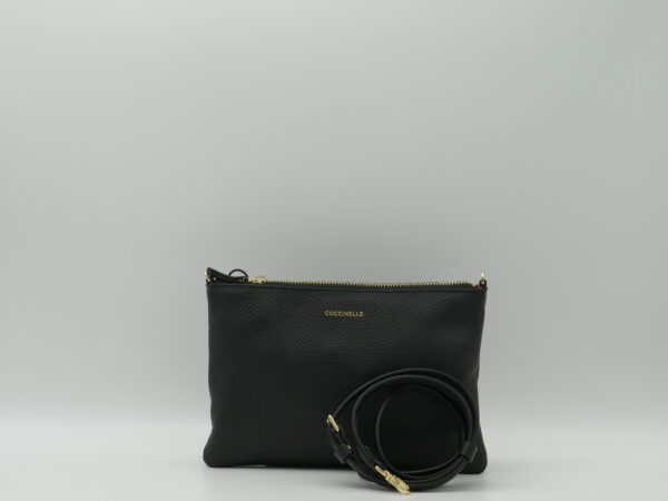 COCCINELLE POCHETTE CON TRACOLLA IN PELLE MARTELLATA NERA