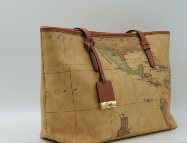 ALVIERO MARTINI 1'CLASSE SHOPPING MEDIA GEO - immagine 2