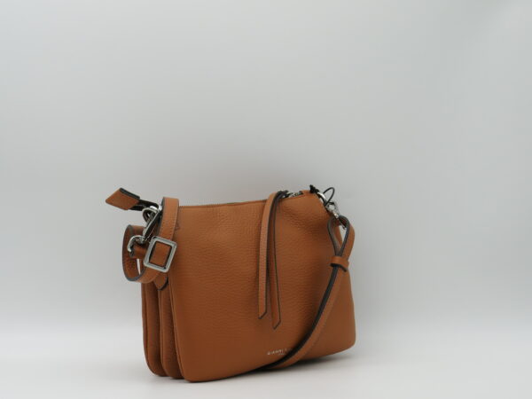 GIANNI CHIARINI TRACOLLA 3 SOFFIETTI IN PELLE MARTELLATA CUOIO - immagine 2
