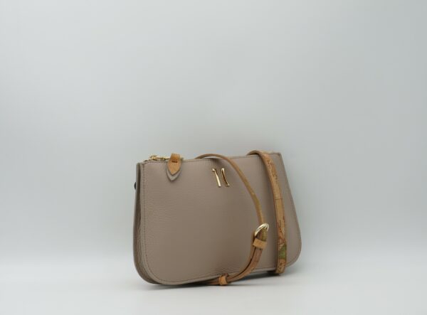 ALVIERO MARTINI 1'CLASSE TRACOLLA MINI IN PELLE MARTELLATA TAUPE E GEO - immagine 2