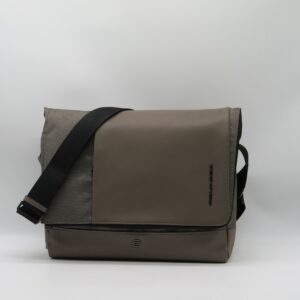 PIQUADRO BORSA MESSENGER MEDIA TESSUTO E PELLE SABBIA