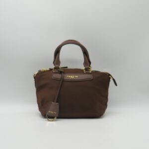 NANNINI BORSA TRAPEZOIDALE A MANO CON TRACOLLA NYLON CASTAGNA